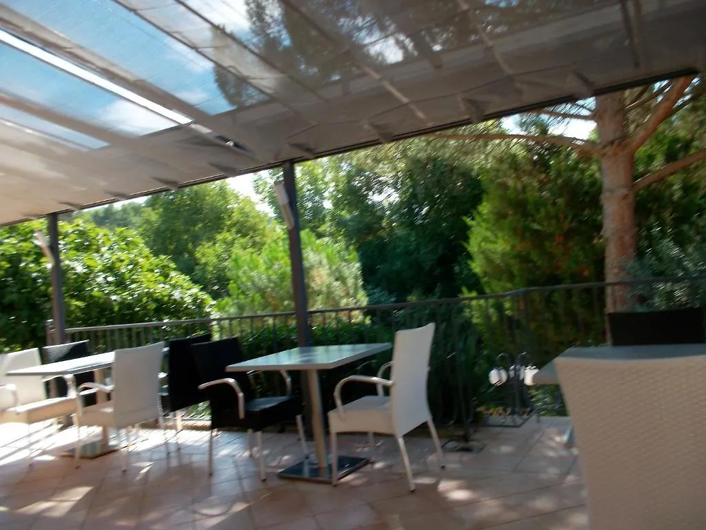 Hotel Restaurant Le Moulin De La Foux 德拉吉尼昂