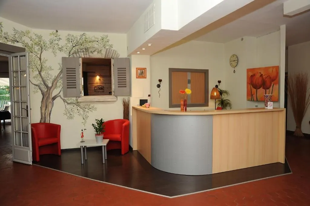 Hotel Restaurant Le Moulin De La Foux 德拉吉尼昂
